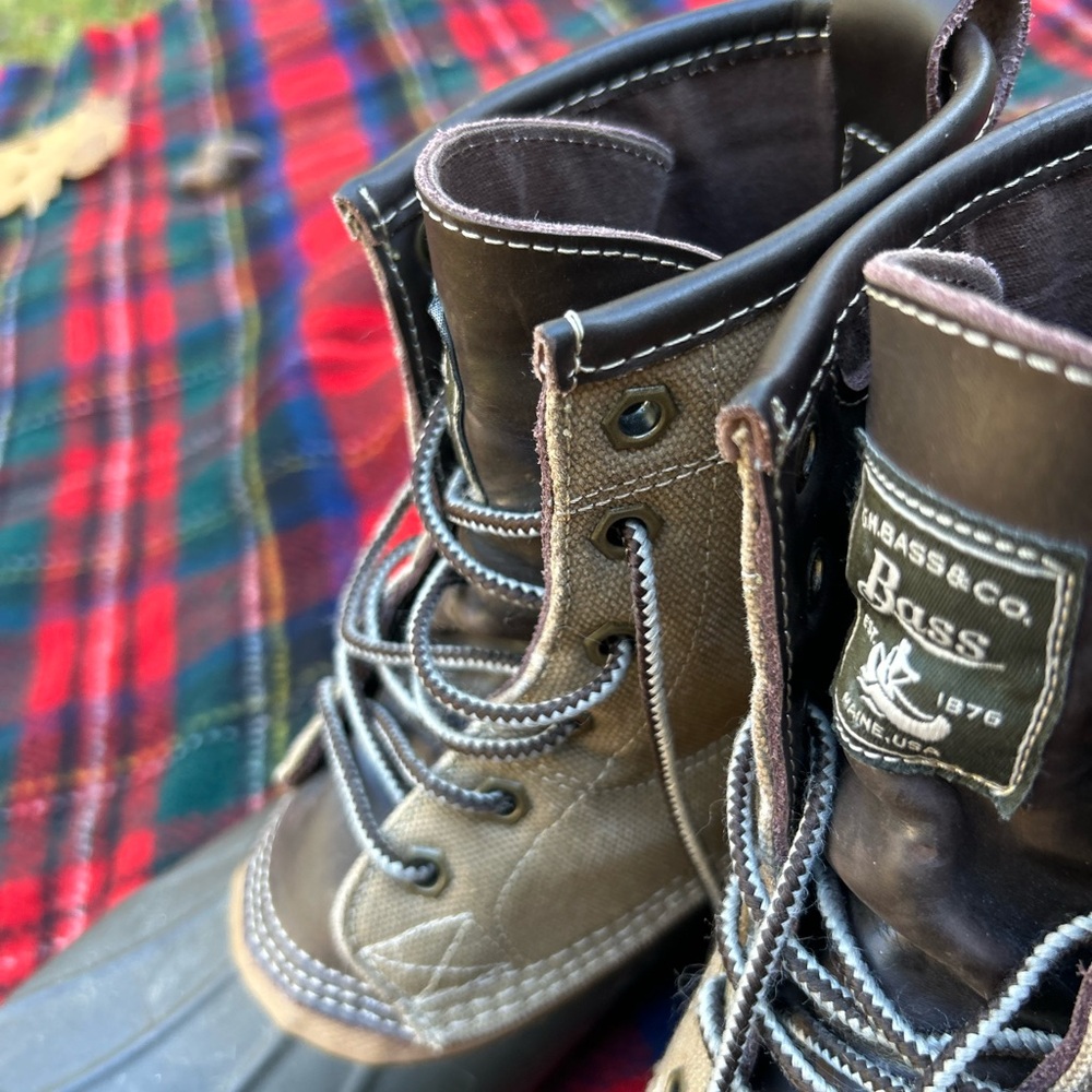 Bass Mens Size 7 Stylish Duck Mallard Boots Leather with Lace-Up Design, Winter